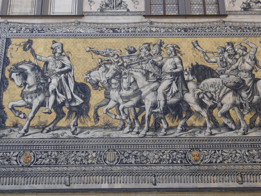 ドイツ・ドレスデンの君主の行列（マイセン磁器の壁画）