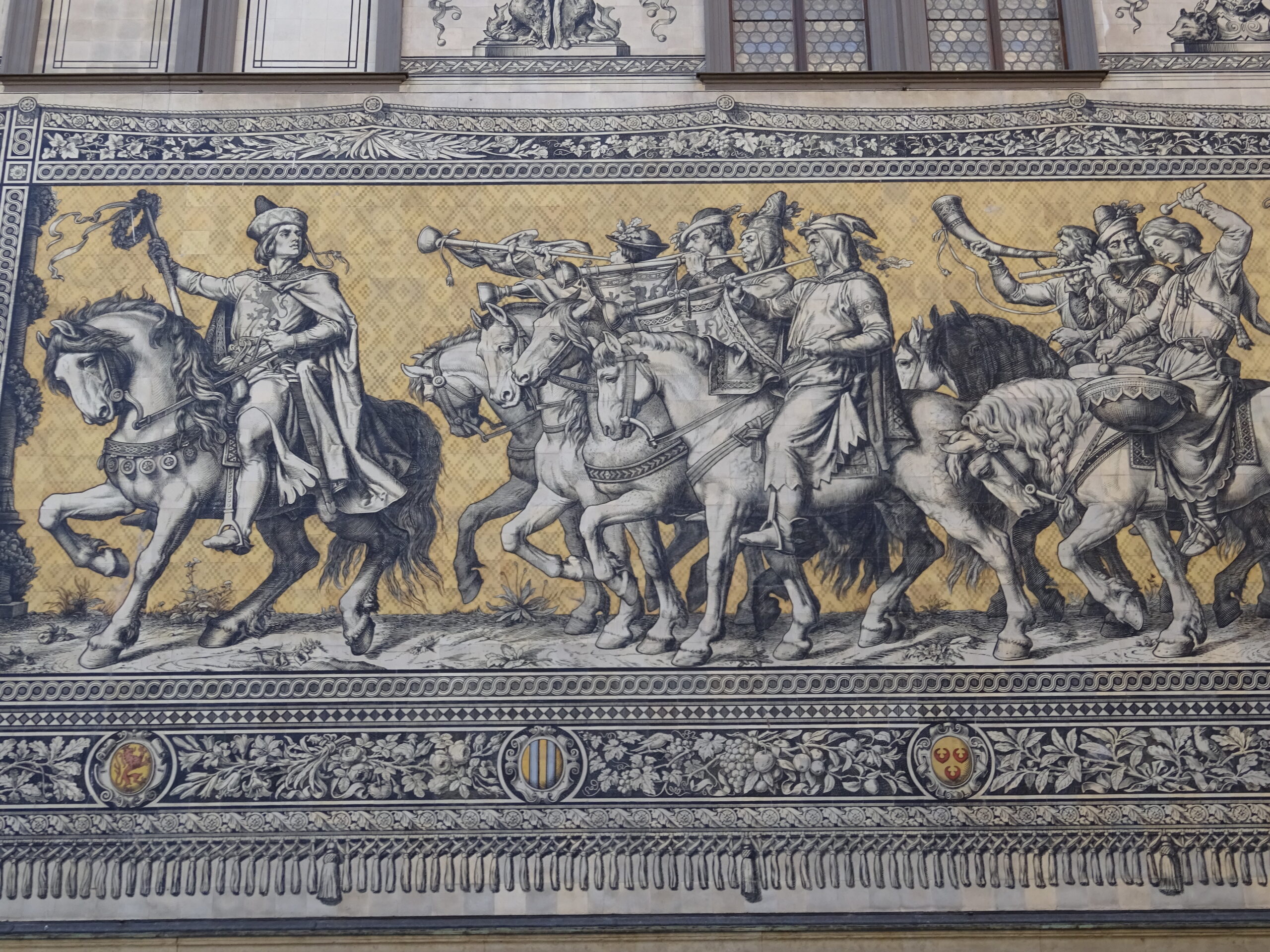 ドイツ・ドレスデンの君主の行列（マイセン磁器の壁画）